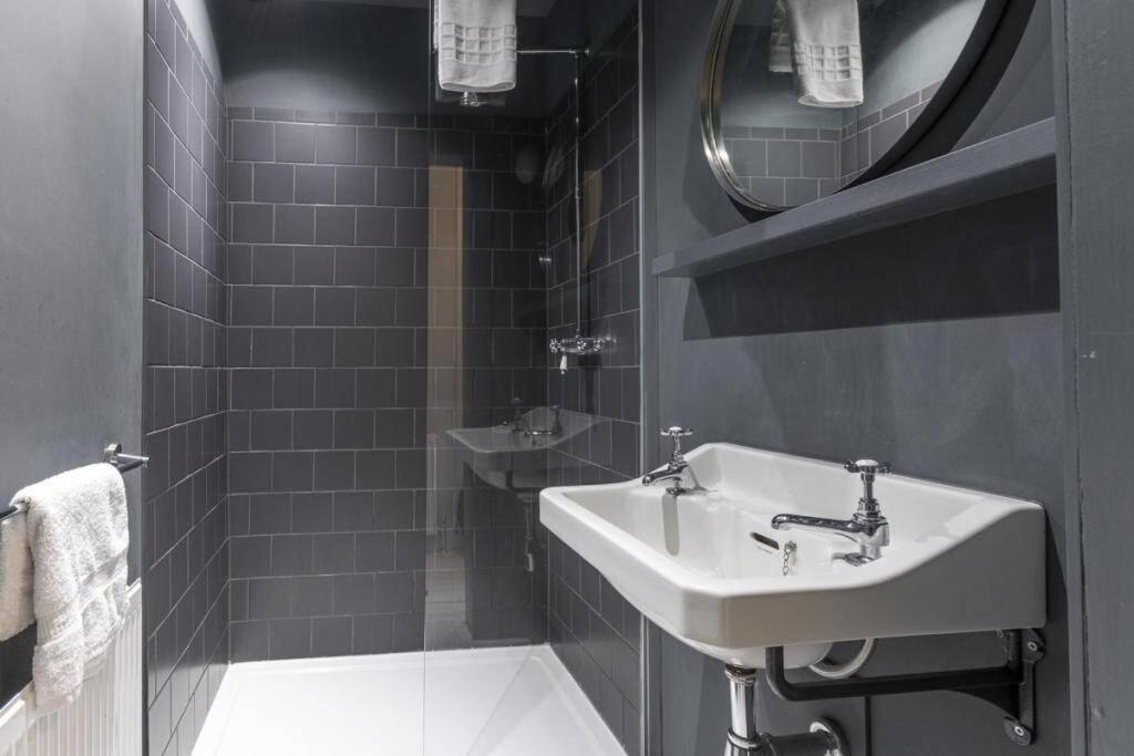 The Perfect Home On Royal Mile Edimburgo Esterno foto